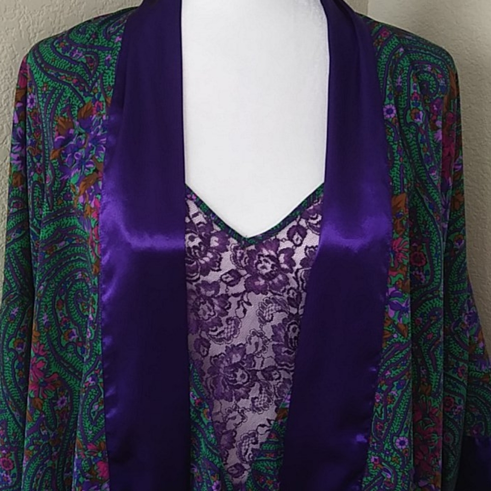 Victoria's Secret chemise and robe matching set - Picture 3 of 14